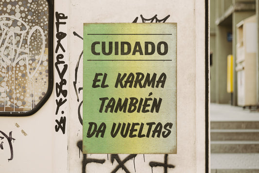 Print Urban Kitsch Advertisement Cuidado Con El Karma 60x90cm